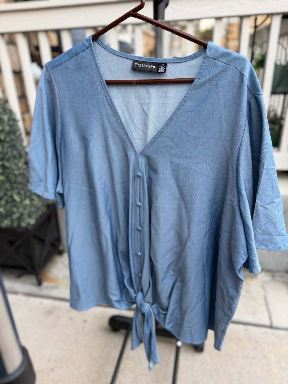 Nina Leonard V-Neck Short Sleeve Button-Down Tie Front Top Blue Size 3X